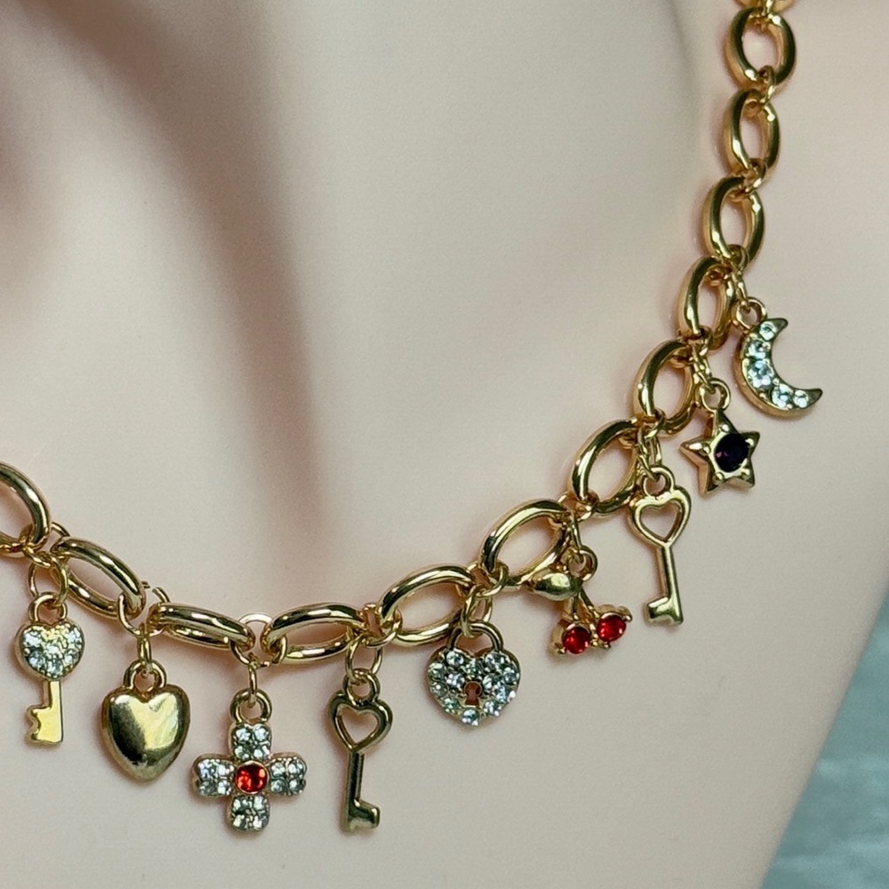Chic Gold Necklace with Charms - Picture 4 of 5